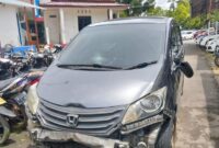 1763033992509-petugas-kepolisian-melakukan-olah-tkp-kecelakaan-lalu-lintas-di-jalan-di-panjaitan-purwokerto-kamis-13112025-1763015286230_169