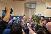 1763098647033-ketua-fraksi-partai-golkar-mpr-ri-melchias-markus-mekeng-1763092038313_169