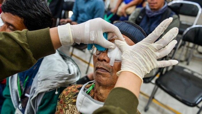 1763184649503-layanan-operasi-katarak-gratis-dari-kemensos-di-bandung-raya-1741331783848_169