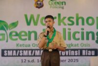 1763184711205-ketua-osis-sman-9-pekanbaru-alvaro-razaki-janersa-bicara-soal-green-policing-di-workshop-green-policing-1763178668024_169