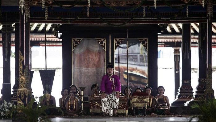 1763206407664-jumenengan-raja-solo-pb-xiv-1763196865672_169