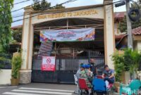 1763227681583-sman-72-kelapa-gading-jakarta-utara-masih-dijaga-pasca-ledakan-sabtu-8112025-pagi-1762571295492_169