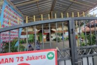 1763271261839-kondisi-sman-72-kelapa-gading-usai-ledakan-aparat-masih-berjaga-pagi-ini-1762739114121_169