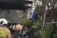 1763314258570-kebakaran-rumah-di-jakbar-1763303763397_169