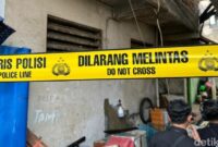 1763357893541-lokasi-kebakaran-di-kelurahan-jatipulo-palmerah-jakarta-barat-kini-digaris-polisi-adhfar-aulia-syuhadadetikcom-1763354142547_169