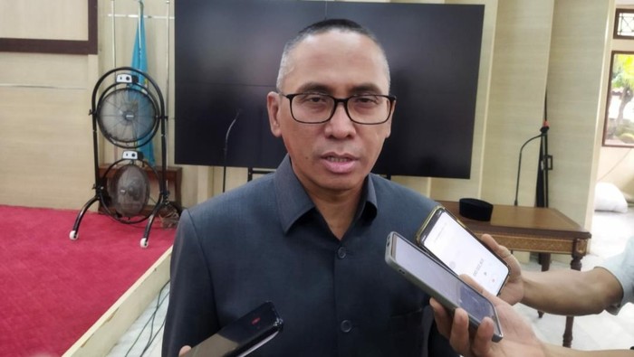 1763379709017-kepala-dinas-pekerjaan-umum-dan-penataan-ruang-dpupr-pandeglang-asep-rahmat-arisdetikcom-1747815552003_169