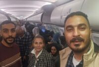 1763379754466-dubes-palestina-hanan-jarrar-berfoto-dengan-warga-gaza-yang-tiba-di-afsel-1763374427524_169