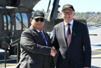 1763379821215-presiden-prabowo-didampingi-pm-australia-anthony-albanese-meninjau-kapal-hmas-canberra-milik-al-australia-rabu-12112025-1762935776770_169