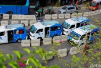 1763421491413-jaklingko-dievaluasi-demi-layanan-aman-dan-nyaman-untuk-warga-1763377449541_169