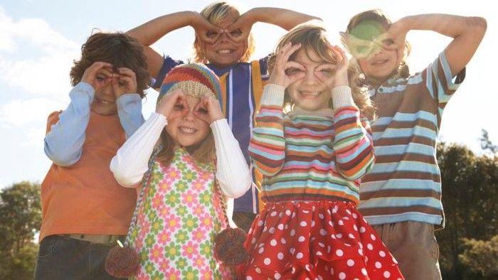 1763550342577-20-caption-hari-anak-sedunia-2022-bahasa-indonesia-dan-inggris-1_169