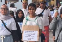 1763593479174-pencuri-sepeda-listrik-berinisial-mnd-diarak-warga-di-jalan-wisata-gili-trawangan-senin-17112025-dok-hasanuddin-1763562918259_169