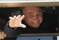 1763852686155-mantan-presiden-jair-bolsonaro-kembali-ke-brasil-disambut-simpatisan-4_169