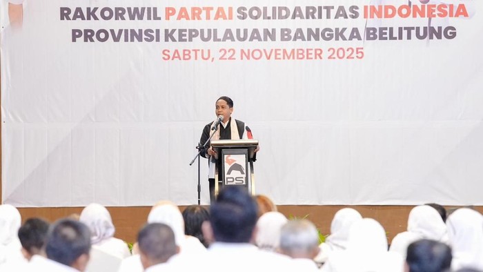 1763852690264-sekjen-psi-raja-juli-antoni-1763832306022_169