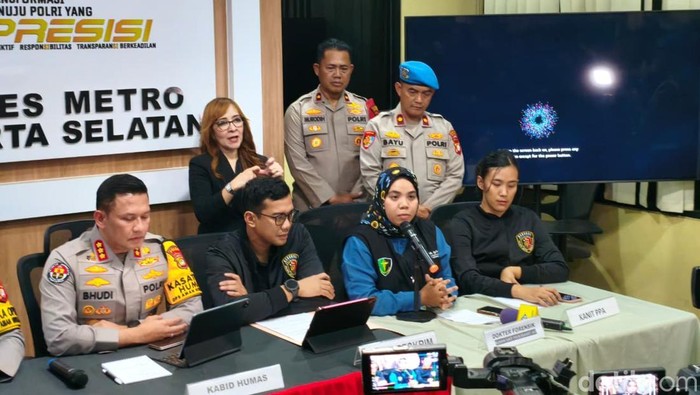 1764003911887-jumpa-pers-kasus-pembunuhan-alvaro-kurniawandetikcom-1763989687062_169