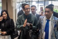 1764003919558-diperiksa-lagi-nadiem-makarim-didampingi-hotman-paris-hadir-di-kejagung-untuk-kasus-chromebook-1756959616978_169