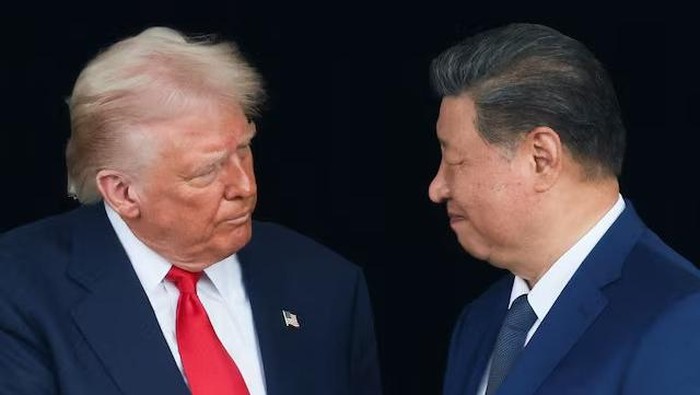 1764047162901-trump-dan-xi-jinping-saat-bertemu-di-busan-korsel-1761807333219_169