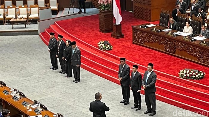 1764047173030-paripurna-dpr-setujui-7-anggota-komisi-yudisial-periode-2025-2030-anggidetikcom-1764042865502_169