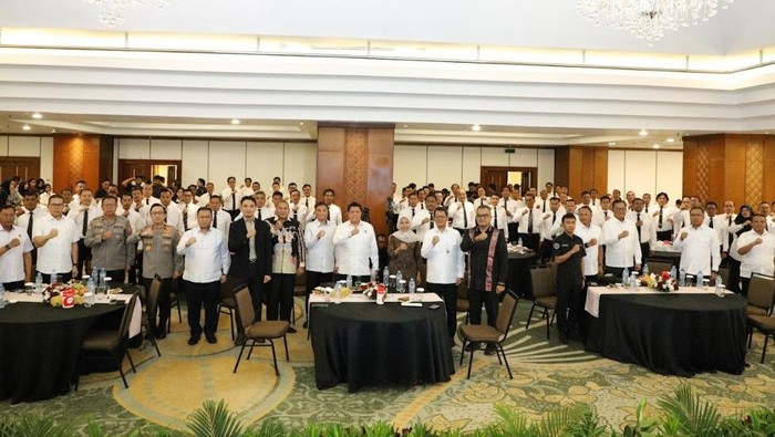 1764111897364-baintelkam-polri-menggandeng-pripol-universitas-syiah-kuala-aceh-melakukan-survei-kepuasan-masyarakat-terhadap-layanan-skck-ti-1764093106329_169