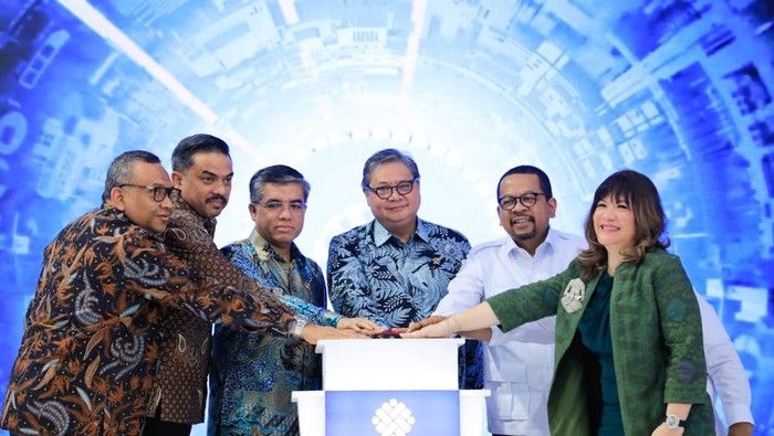 1764155168021-kemnaker-1764152414799_169