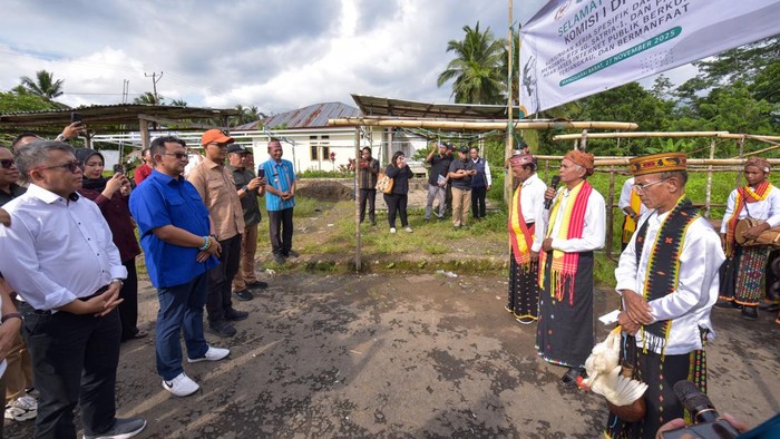 1764349553754-kunjungi-desa-cunca-wulang-komisi-i-siapkan-evaluasi-lanjutan-hingga-rote-1764341723838_169