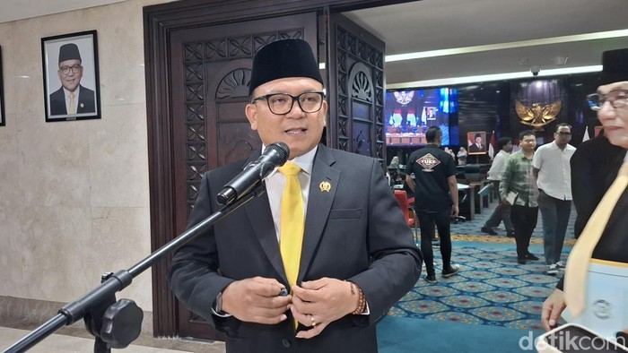 1764371084407-wakil-ketua-dprd-dki-jakarta-basri-baco-brigittadetikcom-1757329207888_169