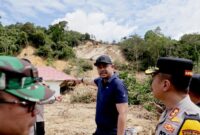 1764457503950-banjir-dan-longsor-tapteng-1764432373858_169