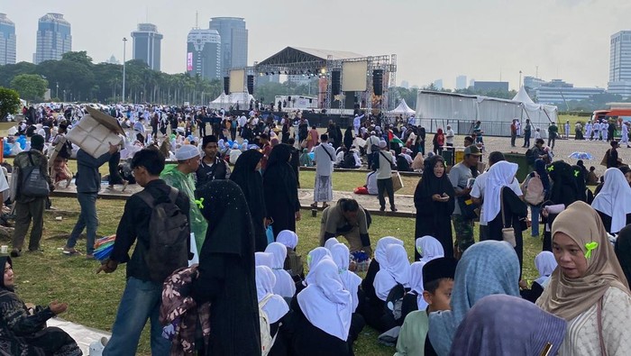 1764673591798-suasana-monas-jelang-reuni-212-selasa-2122025-pukul-1700-wib-wildandetikcom-1764670290431_169