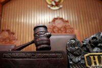 1764695209469-ilustrasi-putusan-hakim_169