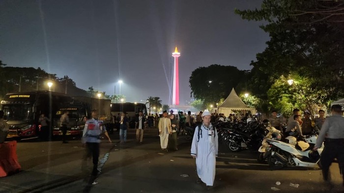 1764716702636-reuni-212-selesai-taufiqdetikcom-1764699594627_169