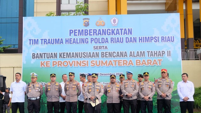 1764738375172-polda-riau-kirim-bantuan-ke-sumbar-1764737391329_169