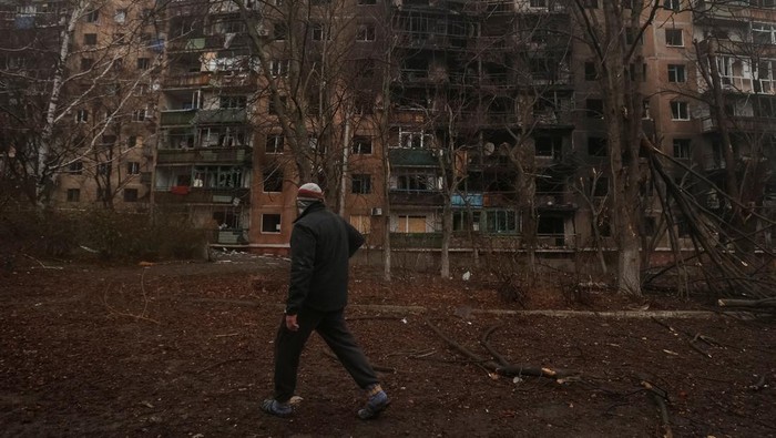 1764781603450-dampak-serangan-drone-rusia-di-kramatorsk-ukraina-1764753042249_169