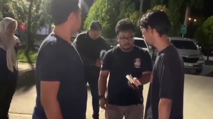 1764932803627-dua-germo-ditangkap-di-sunter-tanjung-priok-jakut-keduanya-membuka-bisnis-prostitusi-online-melibatkan-wanita-belum-dewasa-ata-1764929556013_169