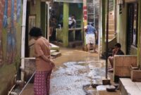 1764997557132-kondisi-banjir-surut-di-kebon-pala-jaktim-sabtu-6122025-1764996386382_169