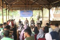 1764997562826-polres-tangsel-menggelar-program-jumat-curhat-dan-jumat-peduli-di-serpong-selain-itu-digelar-pemeriksaan-kesehatan-hingga-pemb-1764994429315_169