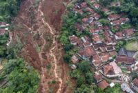 1765019143407-arjasari-bandung-tertimbun-longsor-3-warga-dalam-pencarian-1765014100135_169