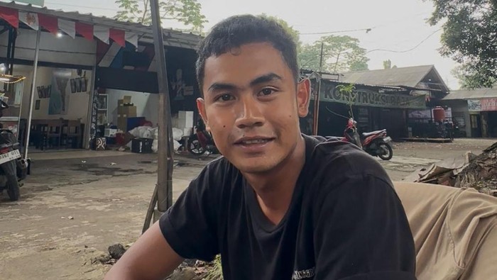 1765019145542-mahasiswa-asal-aceh-sultan-memanfaatkan-kebijakan-makan-gratis-di-warung-mie-aceh-semeru-di-bogor-barat-kota-bogor-jawa-barat-1765016507672_169