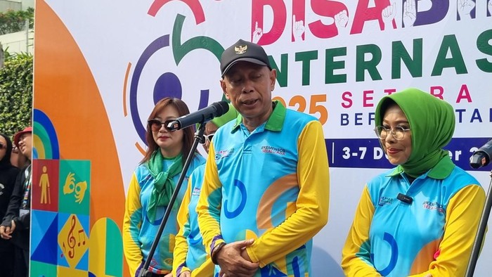 1765083929772-wamensos-agus-jabo-bicara-menggunakan-mikrofon-taufiqdetikcom-1765078911814_169