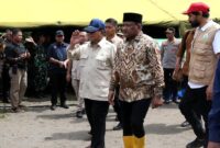 1765105582107-potret-prabowo-tinjau-posko-pengungsian-bireuen-dan-cicipi-masakan-dapur-umum-1765098443285_169
