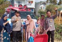 1765127135843-baintelkam-polri-mengirimkan-bantuan-kepada-korban-bencana-alam-dan-tanah-longsor-di-sumatera-barat-sumbar-dok-istimewa-1765121144533_169