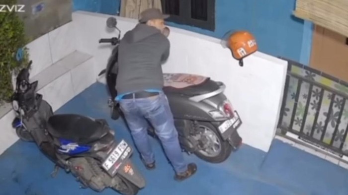 1765170346948-tangkapan-layar-video-viral-maling-motor-di-depok-dok-istimewa-1765169641443_169