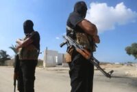 1765170354976-militan-hamas-berjaga-di-jalur-gaza-saat-pertukaran-sandera-dan-tahanan-dilakukan-pada-oktober-lalu-1765166998582_169