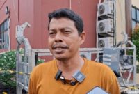 1765343151665-sulaiman-keluarga-korban-kebakaran-gedung-terra-drone-1765340438263_169