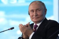1765386334561-presiden-rusia-vladimir-putin-saat-menghadiri-forum-ekonomi-timur-di-vladivostok_169