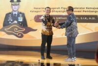 1765407887818-kapolres-bogor-akbp-wikha-ardilestanto-meraih-detikjabar-awards-2025-andikadetikcom-1765387122706_169