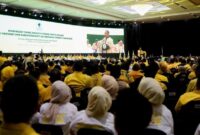 1765407888867-bahlil-tekankan-kader-golkar-siaga-hadapi-bencana-1765386714714_169