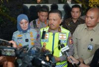 1765451151065-kakorlantas-irjen-agus-suryonugroho-meninjau-jalur-puncak-bogor-untuk-memastikan-kesiapan-operasi-lilin-2025-dalam-rangka-nata-1765440413350_169