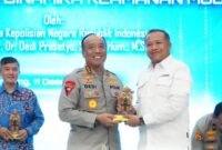 1765494278208-wakapolri-komjen-dedi-prasetyo-meluncurkan-buku-tentang-teknologi-kepolisian-dok-istimewa-1765482779802_169