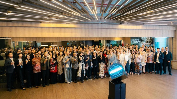 1765559133857-injourney-dinobatkan-jadi-indonesia-best-companies-in-creating-leader-2025-1765550756368_169