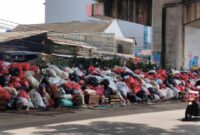 1765602322993-tumpukan-sampah-di-ciputat-tangsel-1765601435368_169