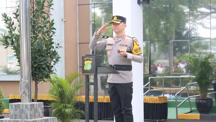 1765645523221-polres-tangsel-menajak-komunitas-ojol-dan-ormas-memperkuat-sinergi-jaga-kamtibmas-1765638509604_169